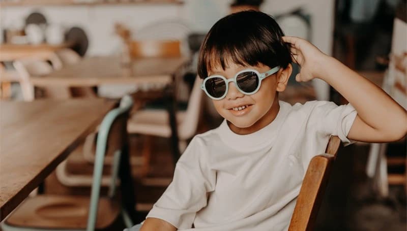 Parce que même les plus petits on besoins de protéger leurs yeux, Hello Hossy